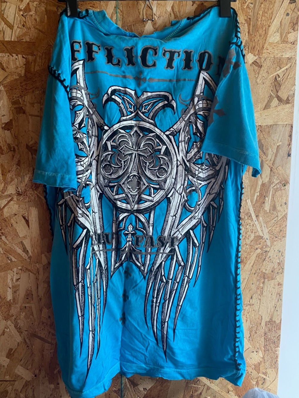 Affliction Men’s Turquoise Graphic Tee with Silver and Black Wing Motif